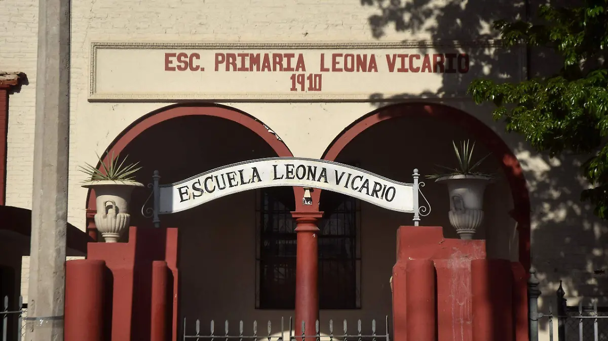 25-05-2022-Escuela Leona Vicario-Carlos Villalba (1)